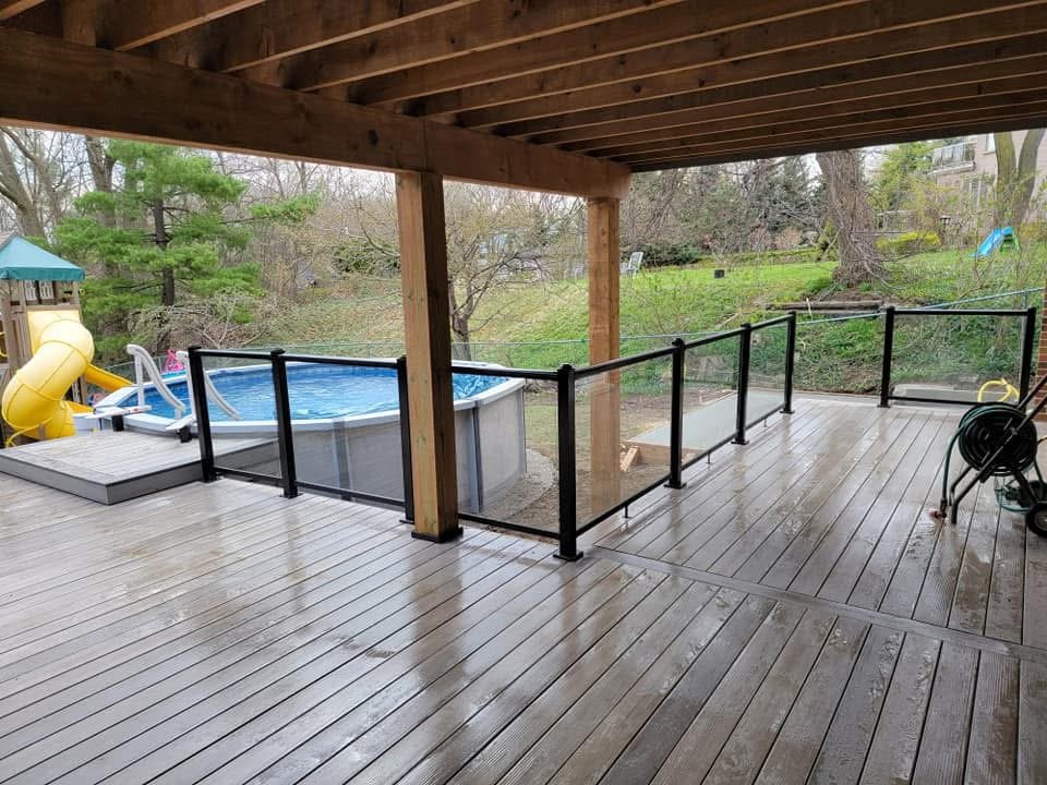 Deck glass railing installation GTA — Hi-Quality Homes Inc.